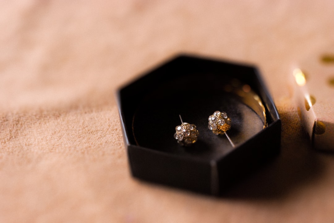 A Comprehensive Guide to Earring Boxes Wholesale for Every Style