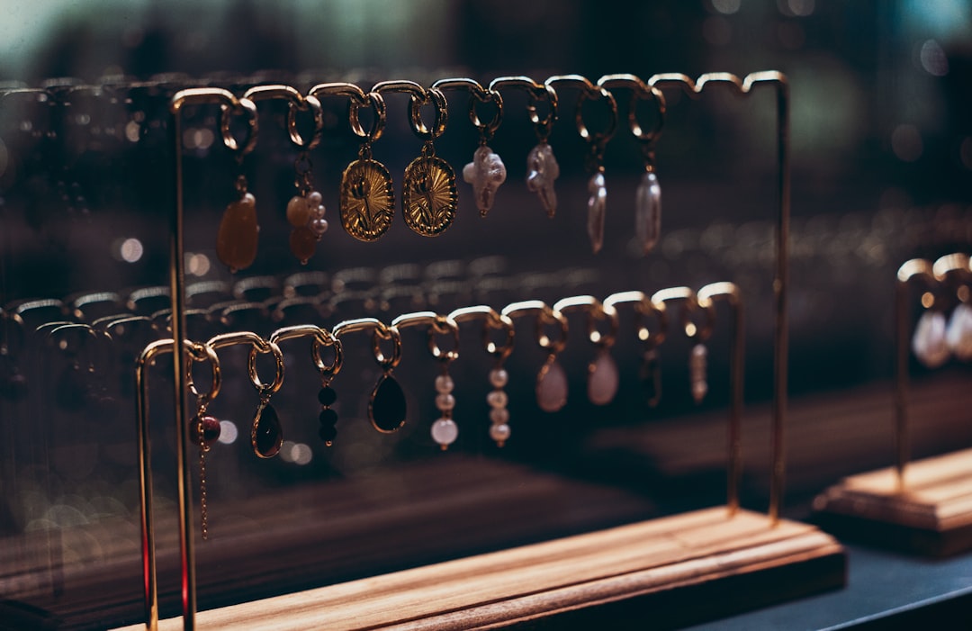 Don't Let Your Gems Get Lonely with These Top Suppliers