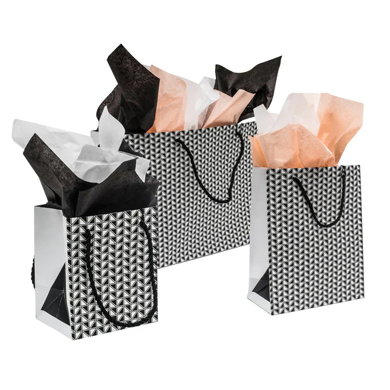 How to Put Tissue Paper in a Gift Bag (5 Easy Steps!)
