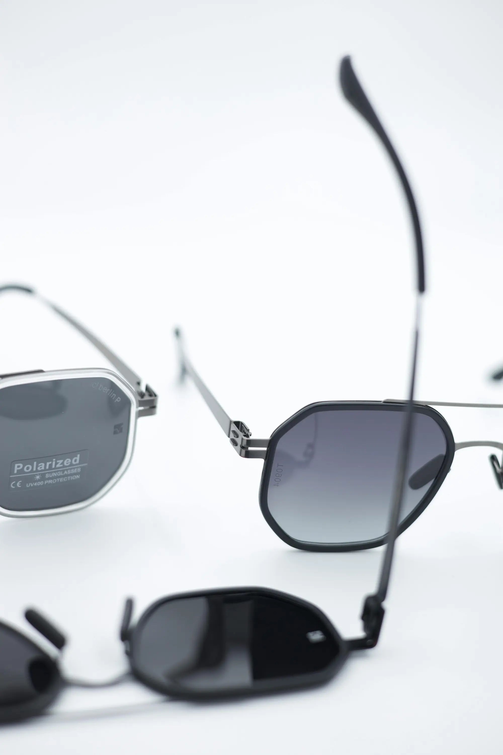 how to tell if sunglasses are polarized​