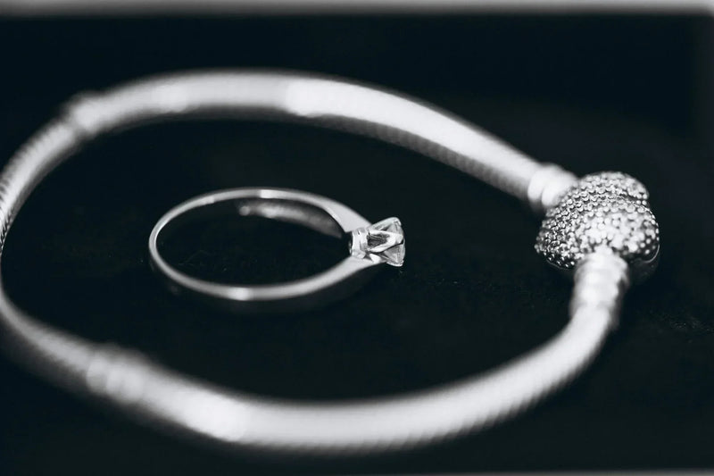 how to tell if a diamond is real at home