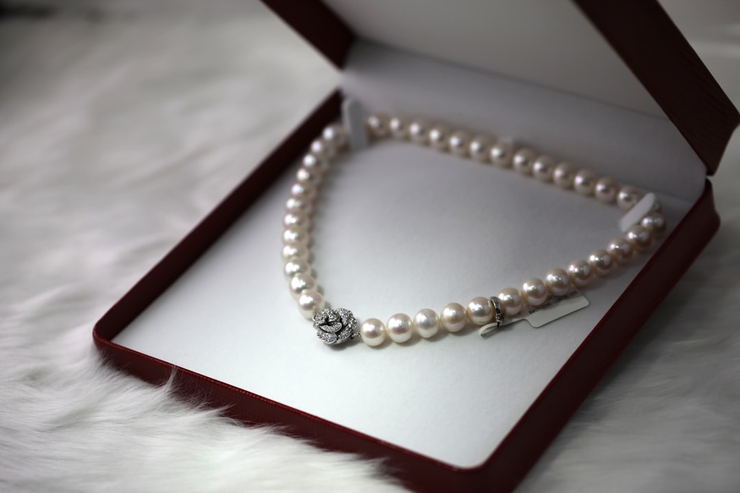 How to Ship Jewelry Without Losing Your Sparkle