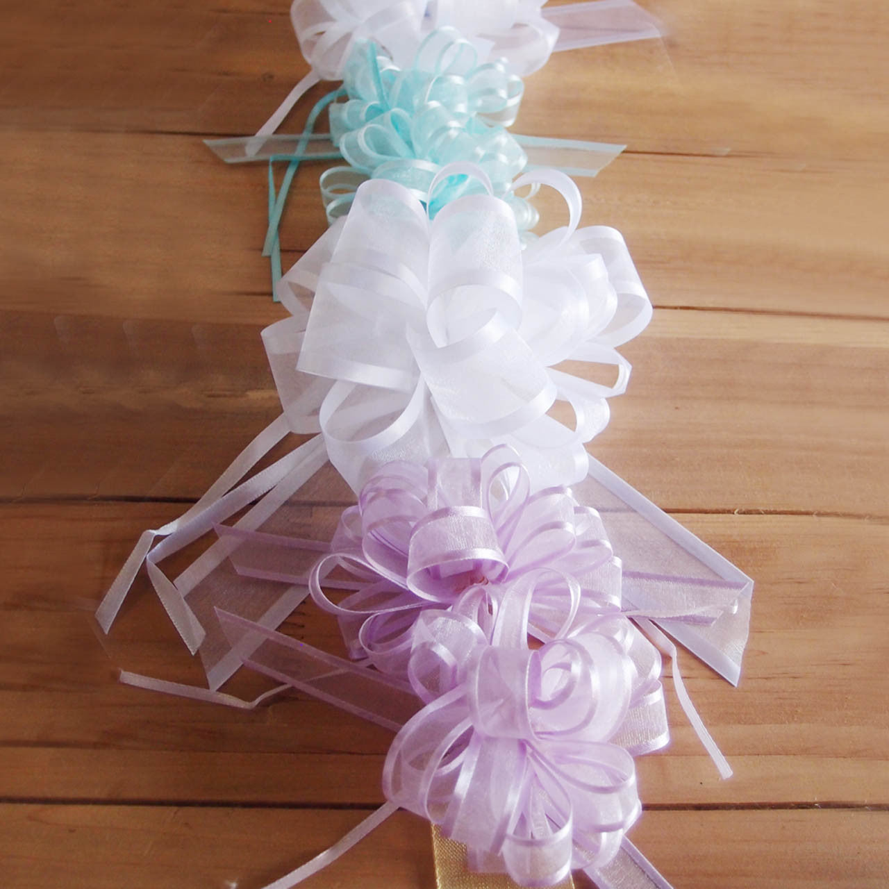 Satin-Edged Pull Bow